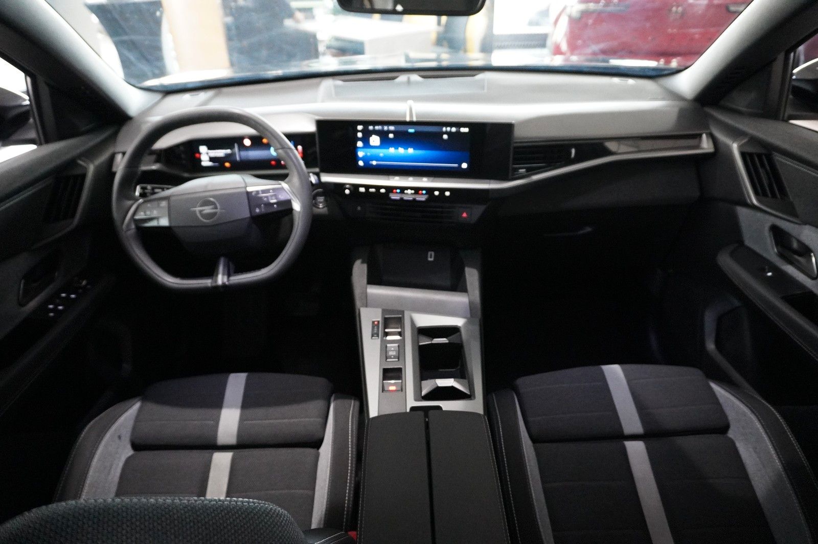 Fahrzeugabbildung Opel Grandland 1.2 48V HYBRID NAVI/LED/KAMERA/DAB+