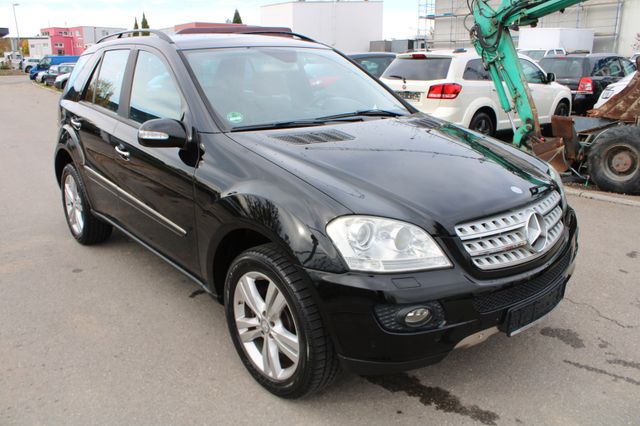 Mercedes-Benz ML 320CDI*SPORTPAKET*ALCANTARA*NAVI*AHK*LUFT*19°