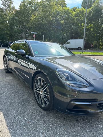 Porsche Panamera 4 Sport Turismo -