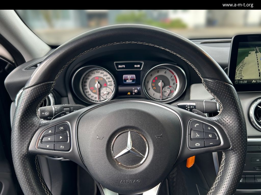 MERCEDES-BENZ GLA 200 Urban*AHK*Bi-Xenon*PTS*Navi*Sitzh.*18&quot