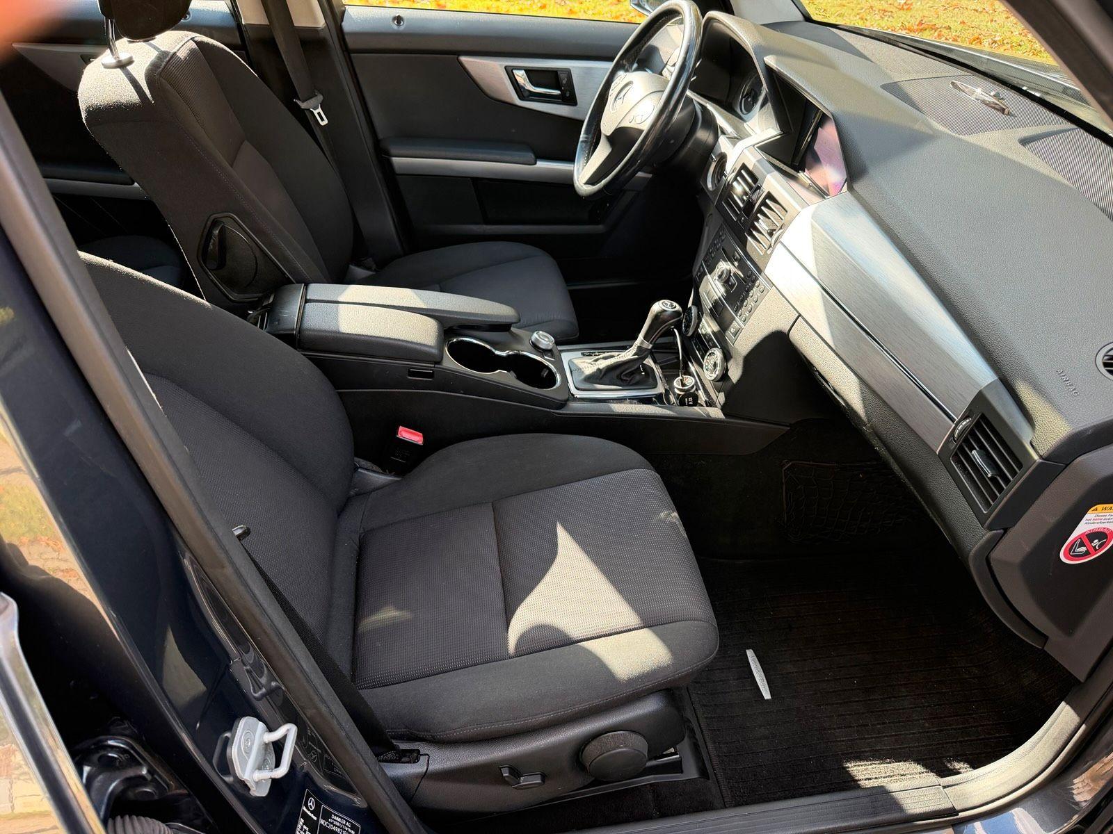 Mercedes-Benz GLK250 2010 — photo 12