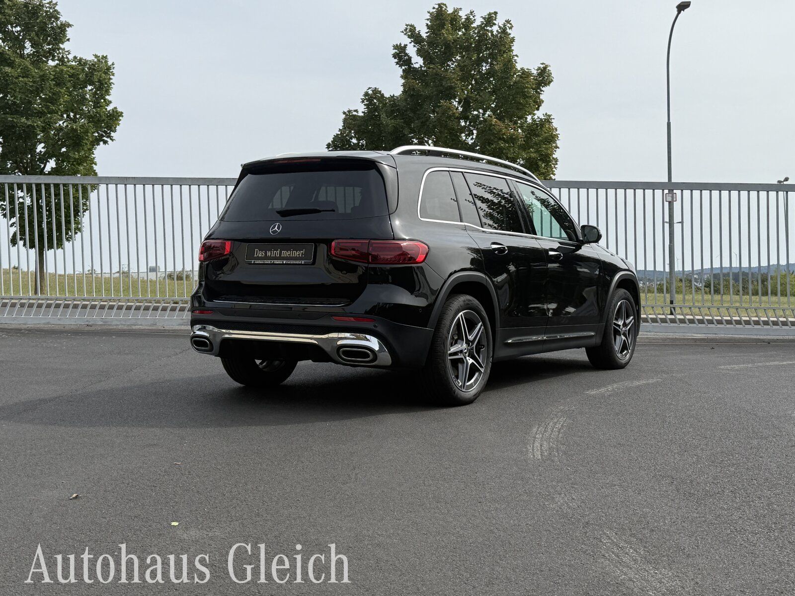 Fahrzeugabbildung Mercedes-Benz GLB 250 4Matic AMG Line (EURO 6e) Navi/Pano.-Dac
