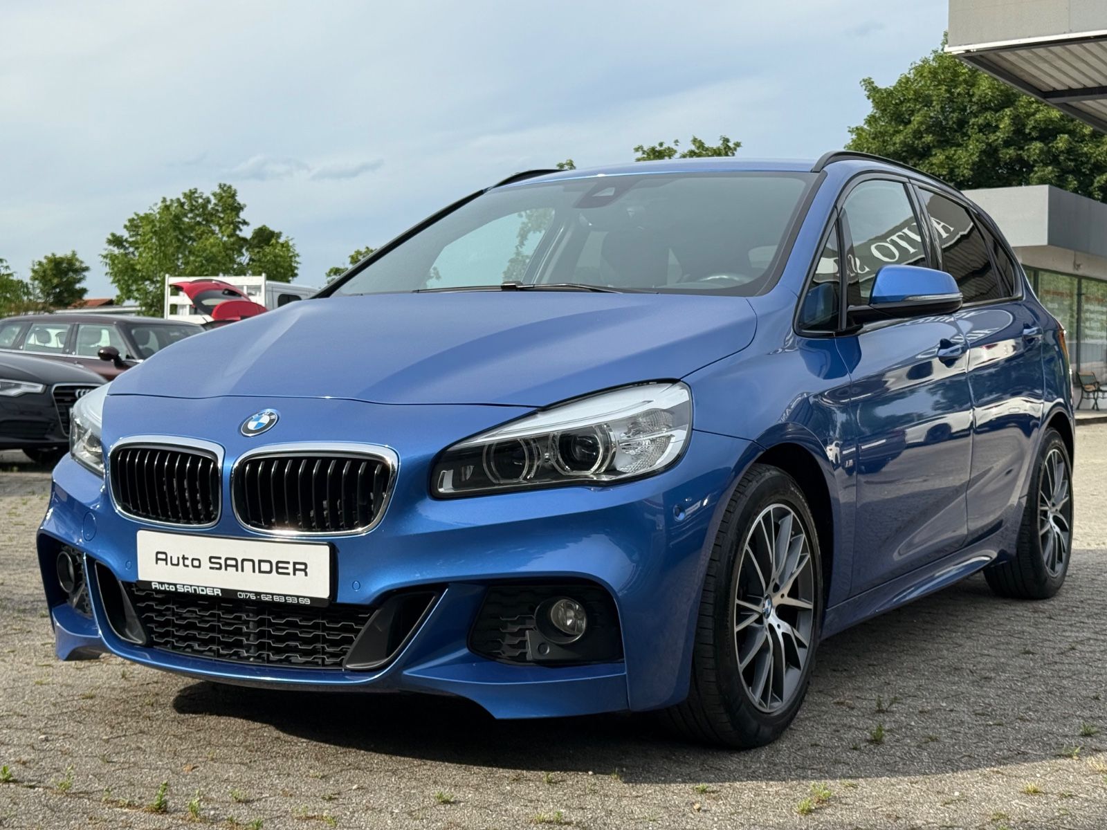 BMW 216