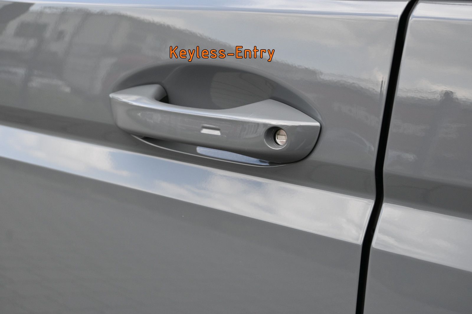Fahrzeugabbildung Volkswagen T7 Multivan 2,0 TDI DSG Edition Lang °AHK°HUD°SH