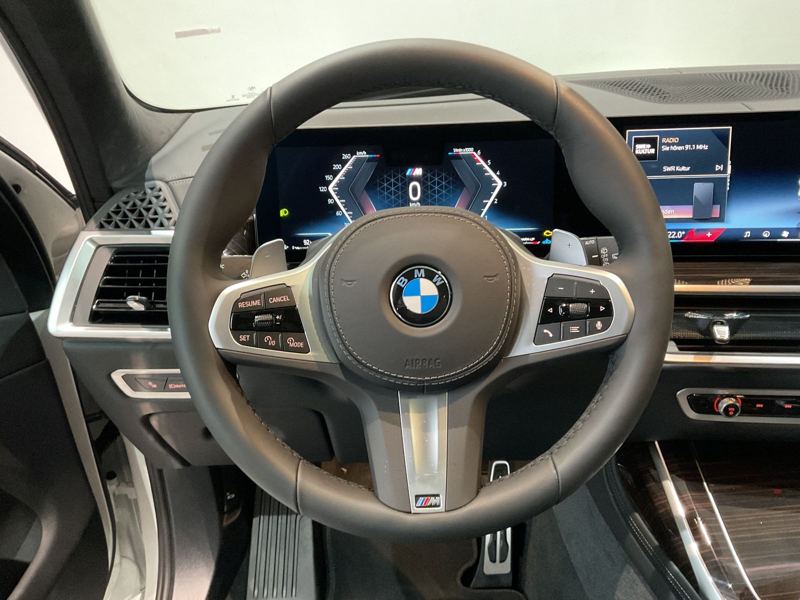 Fahrzeugeinzelansicht 8 Fahrzeugabbildung BMW X7 xDrive40d M Sport M Sportpaket HK HiFi DAB