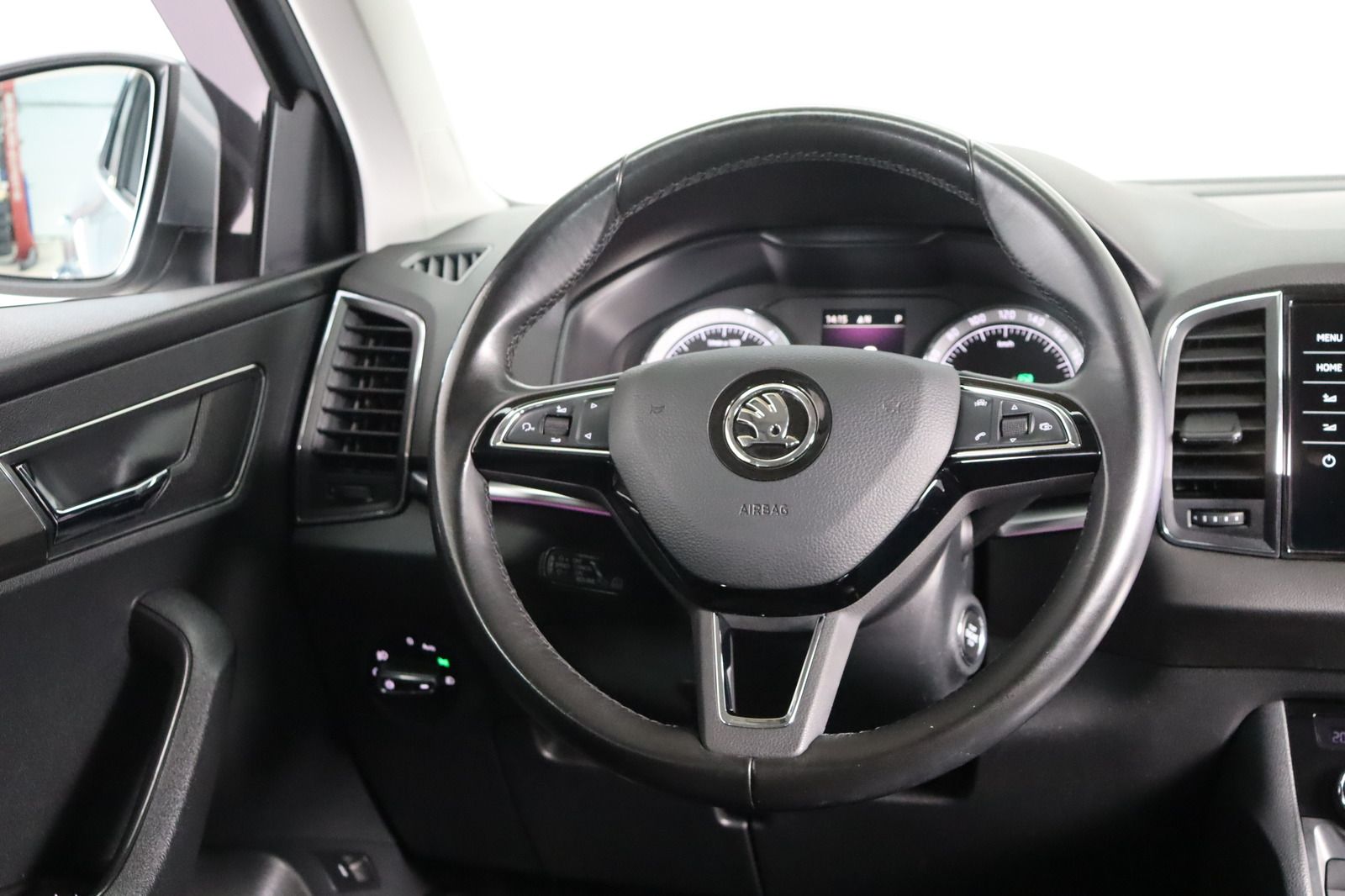 Fahrzeugabbildung SKODA Karoq 4x4 Memory * Navi * DSG * LED * AHK
