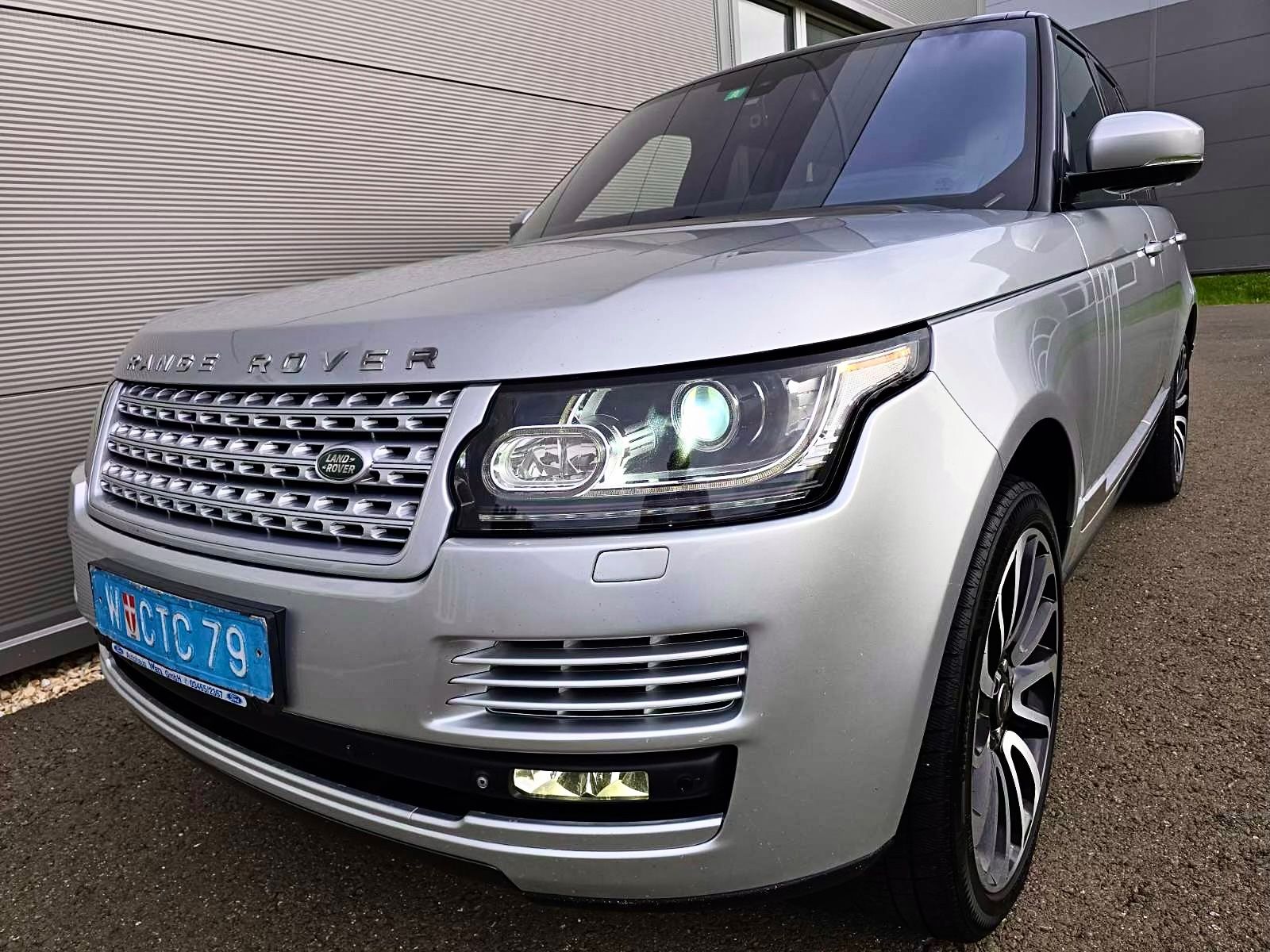 Land Rover RANGE ROVER 3.0TD,FULL OPTIONS,22" ALU,AHK,TOP!*
