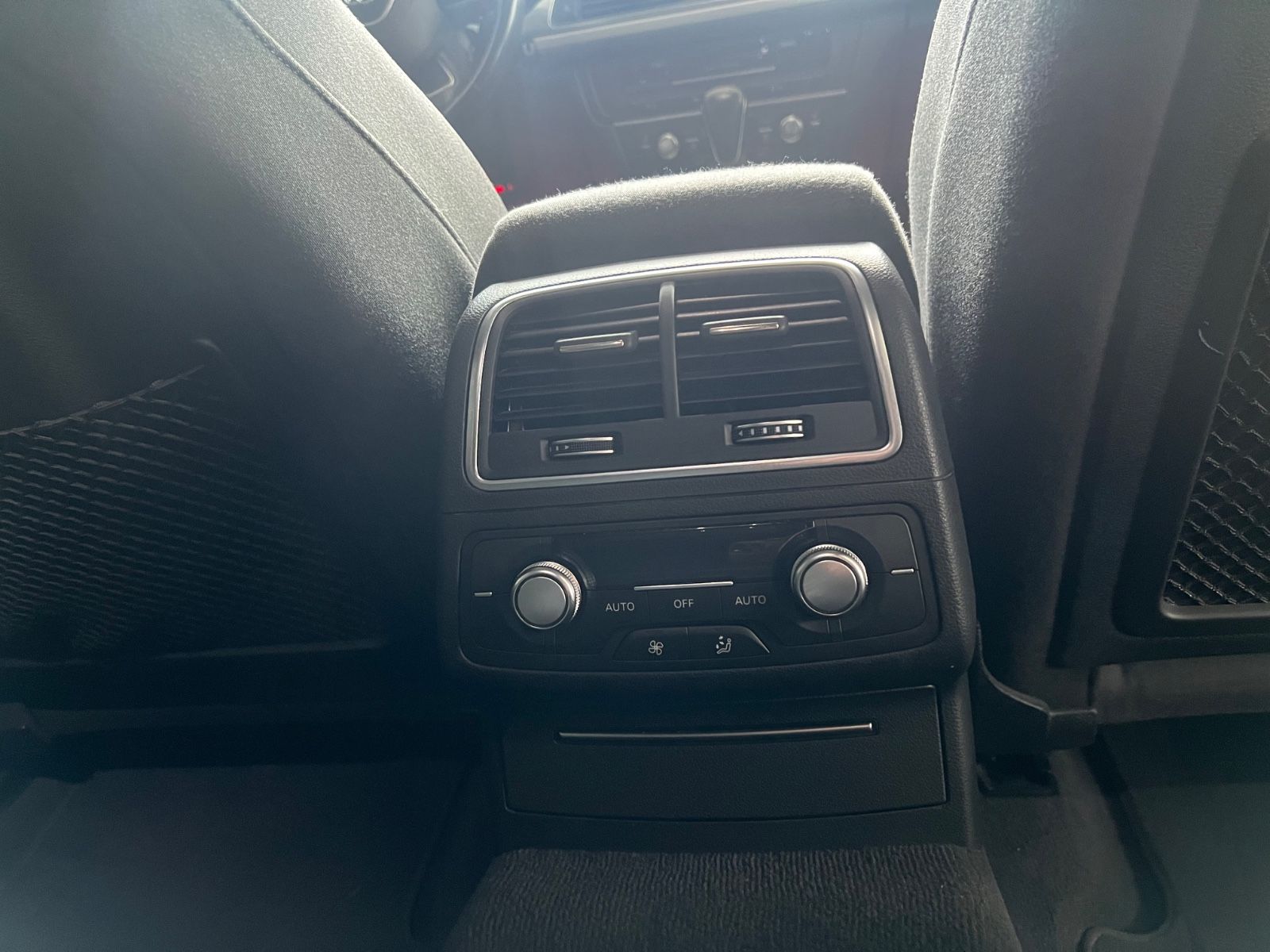 Fahrzeugabbildung Audi A6 Avant 2.0 TDI quattro