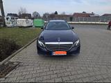 Mercedes-Benz E 220 d T Autom. - - Mercedes-Benz E 220