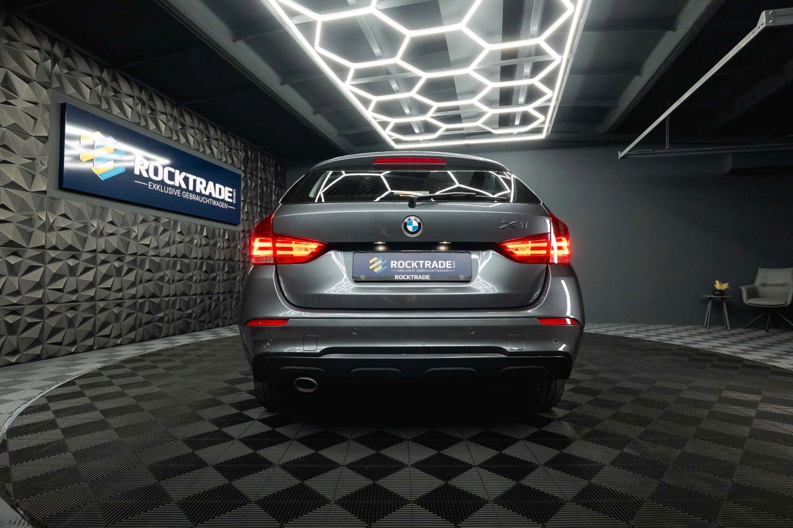 Fahrzeugabbildung BMW X1 xDrive 18d M-Sport Shadow Line *Bi-Xenon*DAB*