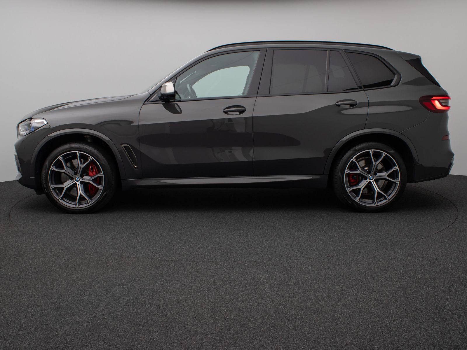 Fahrzeugabbildung BMW X5 M50i Panorama 360°Laser HUD DAB B&W Massage