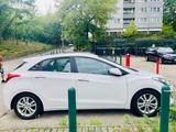 Hyundai i30 Style 1.6 CRDi 81kW  Automatik, Navi, 8 fach - Hyundai i30: Crdi Style