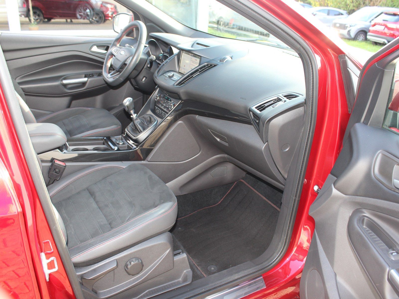 Fahrzeugabbildung Ford Kuga ST-Line 1,5 EcoBoost Start/Stopp