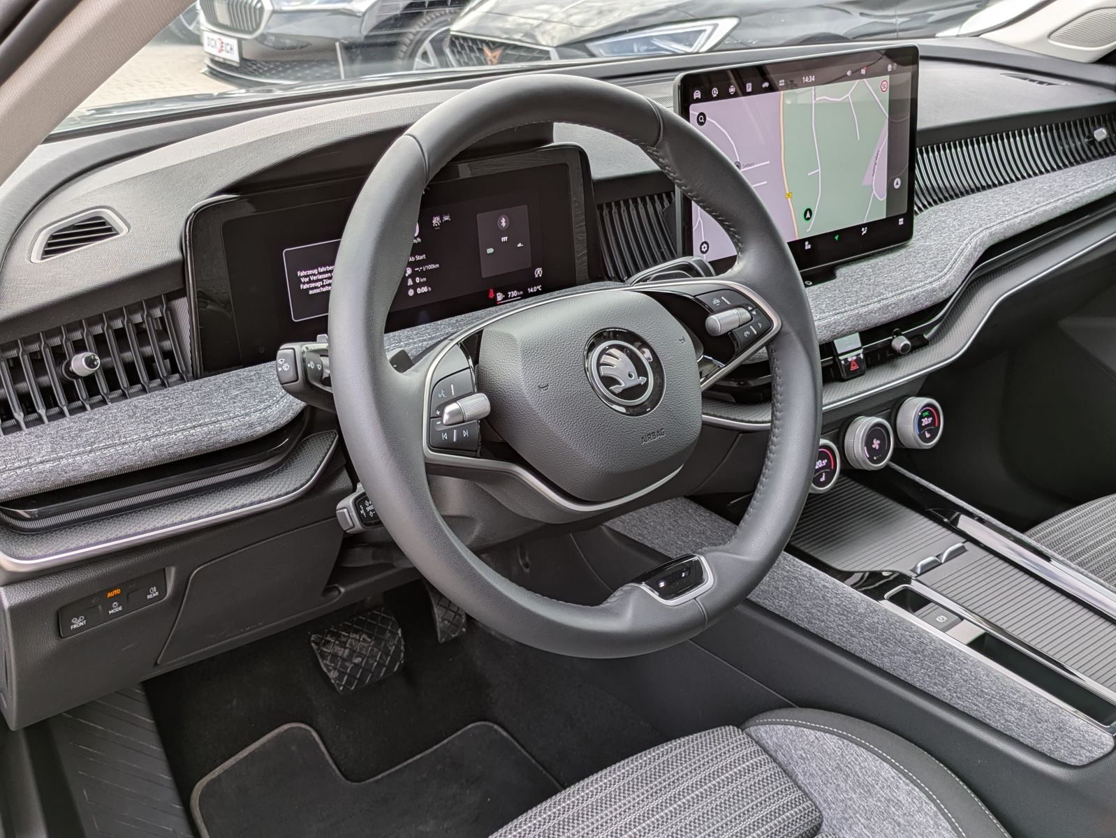 Fahrzeugabbildung SKODA Superb 2.0 TDI 4x4 Selection MATRIX*AHK*5J GAR.