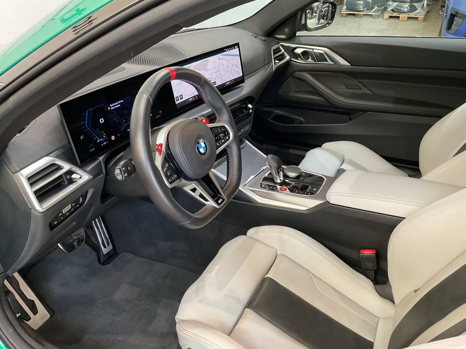 Fahrzeugabbildung BMW M4 Competition M xDrive Coupé M Sportsitze HK