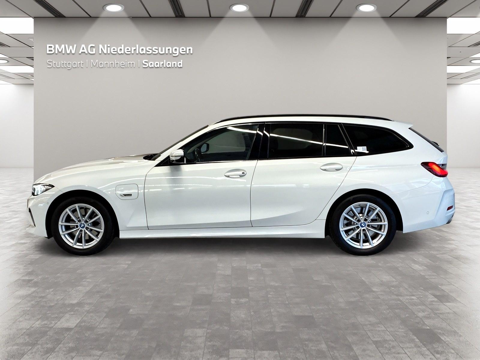 BMW 330e Touring Navi Kamera Sitzheizung