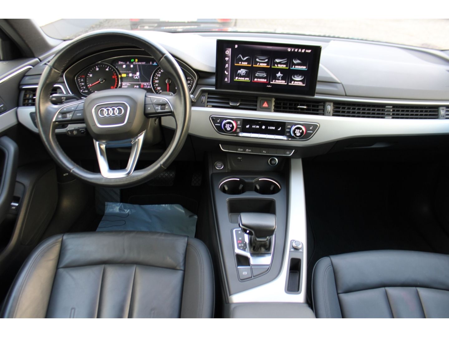 AUDI A4 35 TDI S-Tronic advanced Avant LED Navi DAB V - Image 12
