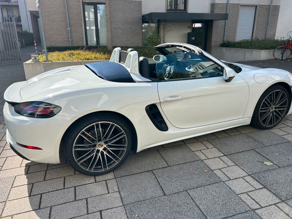 Image of Porsche Boxster