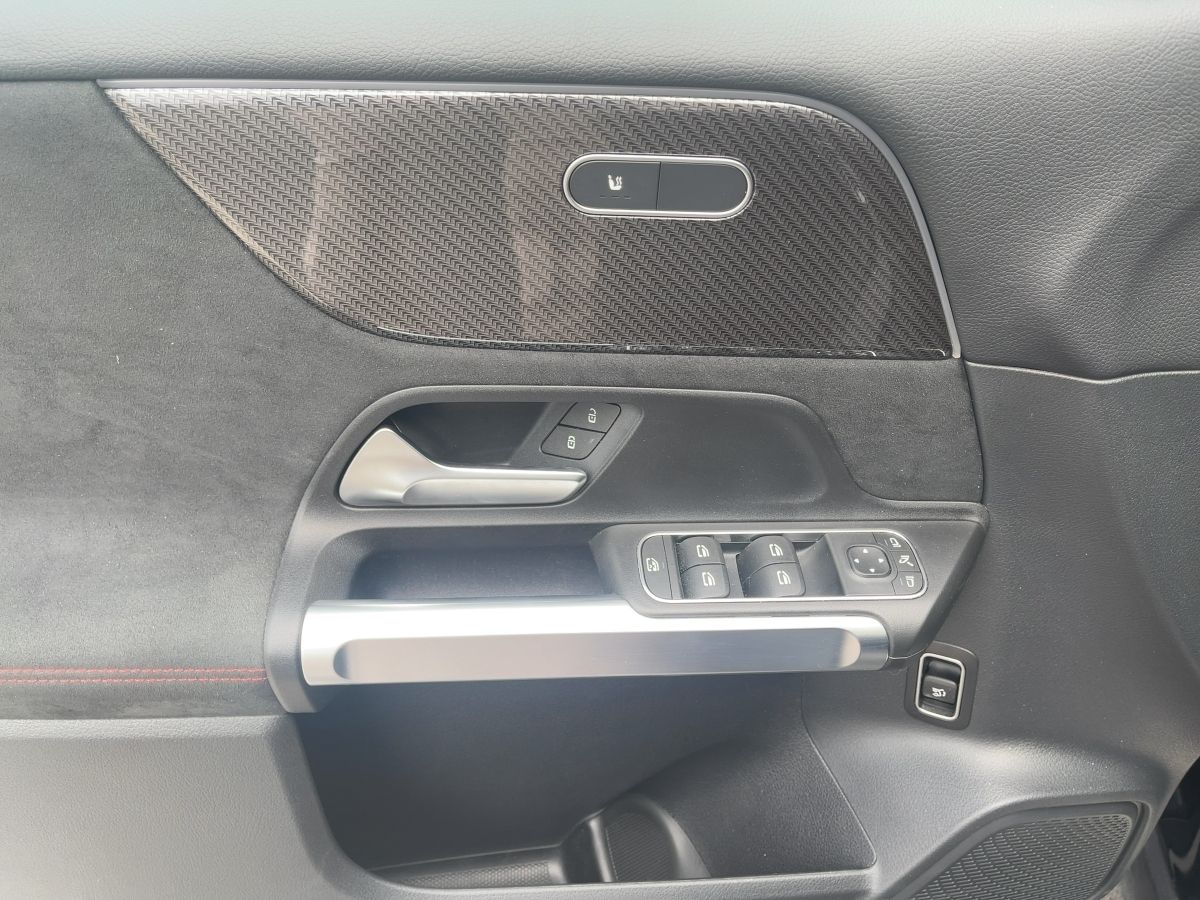 Fahrzeugabbildung Mercedes-Benz GLB 220 d 4M AMG/Night/Pano/Kamera/AHK