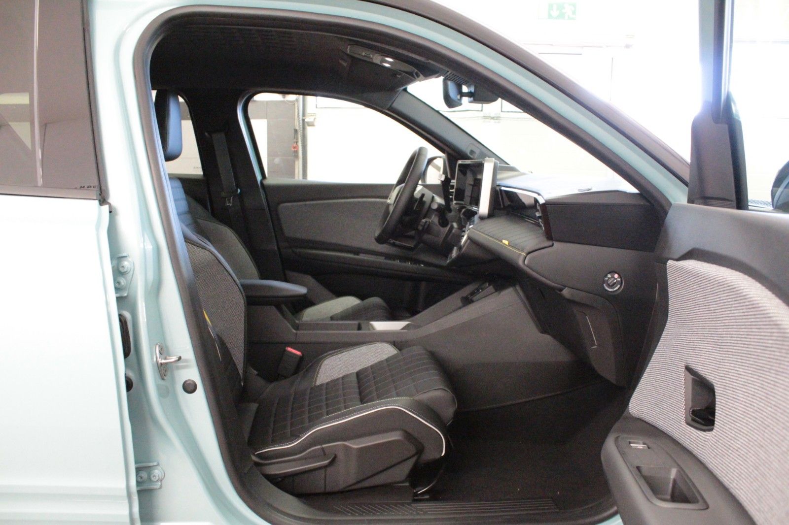 Fahrzeugabbildung Renault R 4 E-Tech 150 Comfort Range Iconic *Vollausst.*