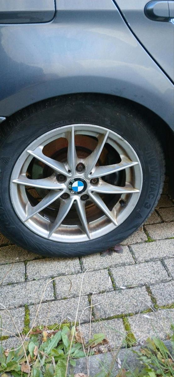BMW 320 2009 — photo 14