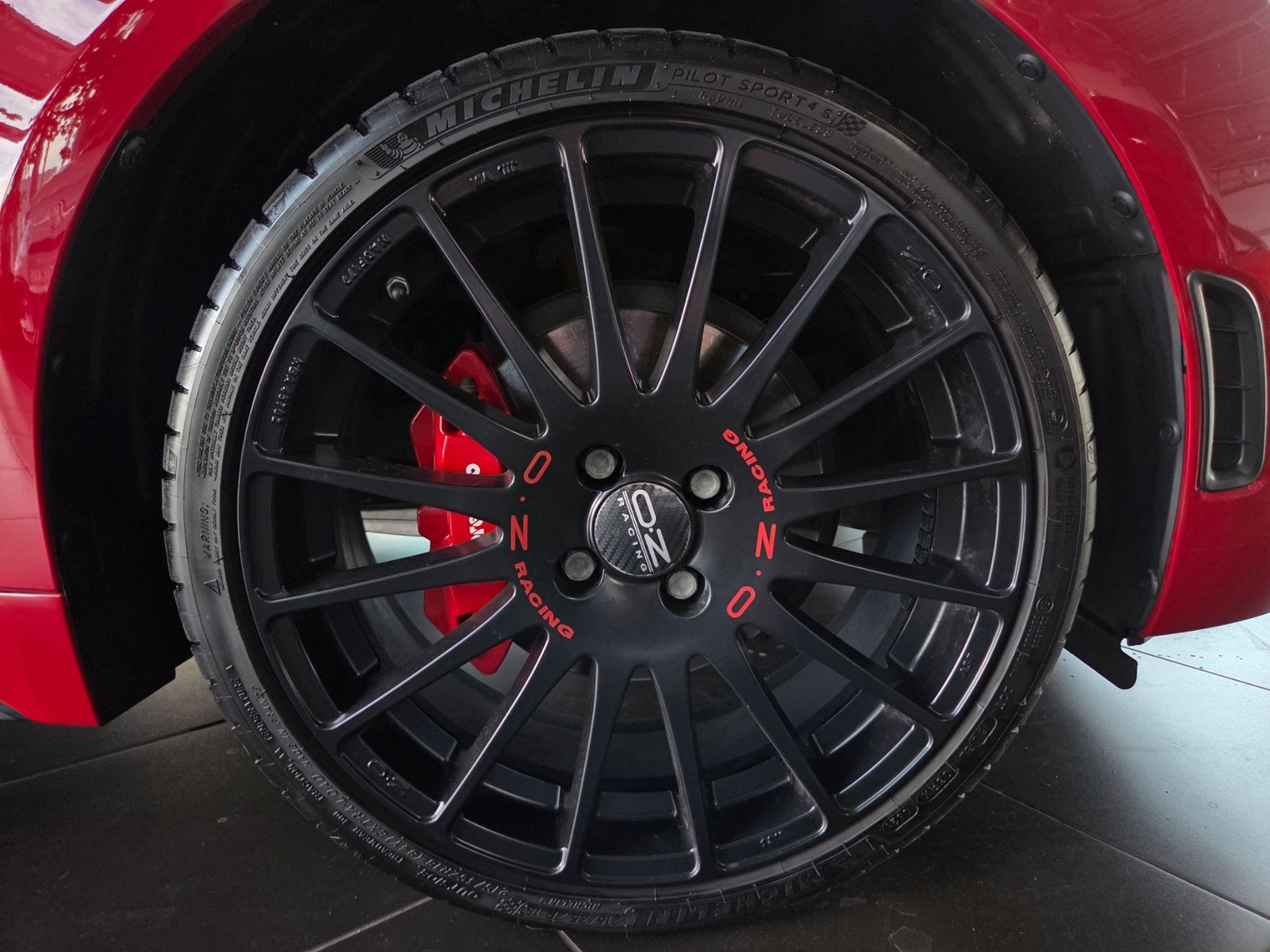 Fahrzeugabbildung Abarth 124 Spider 1.4 MultiAir Turbo KLIMA ALU