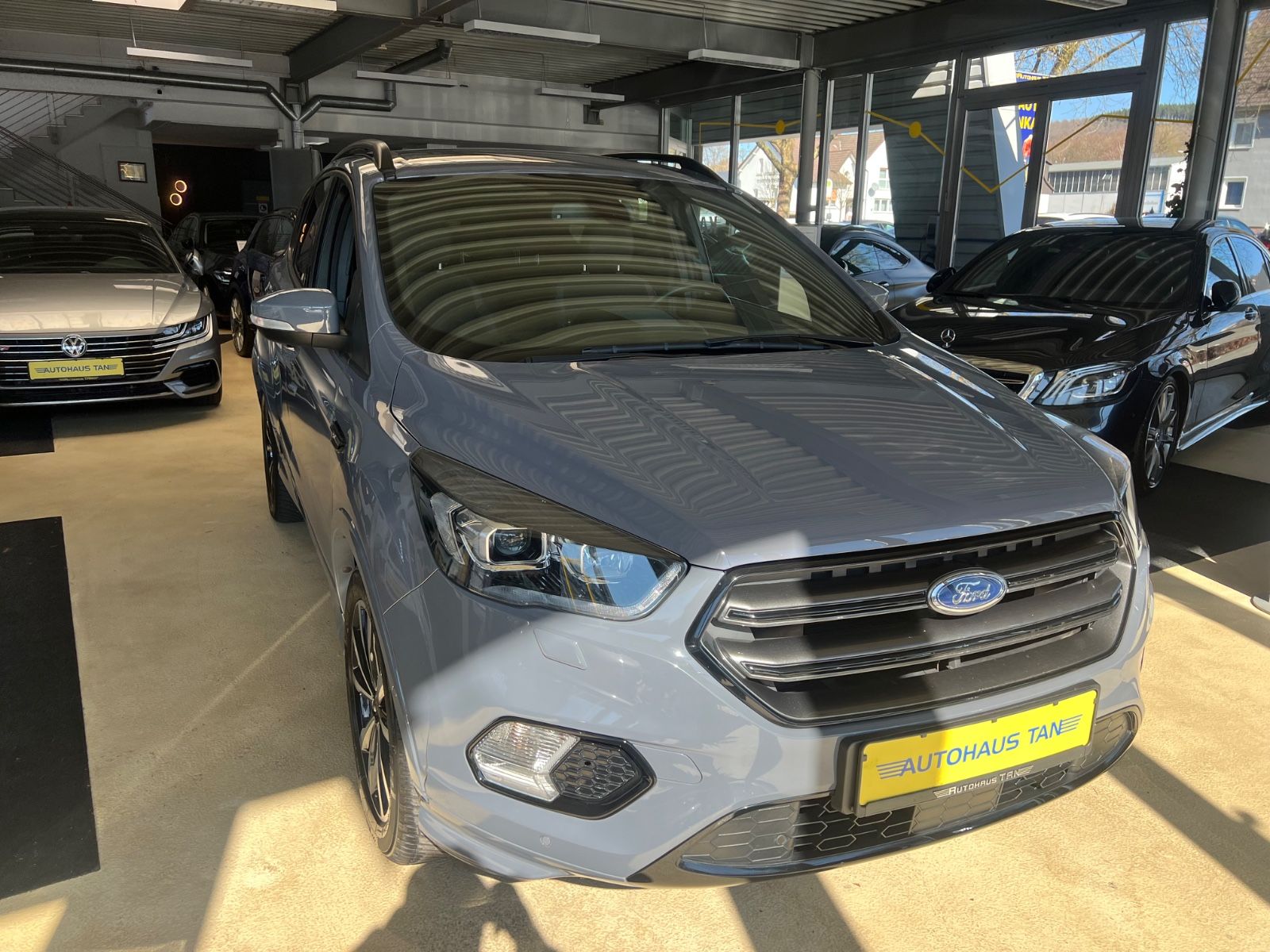 Fahrzeugabbildung Ford Kuga ST-Line Automatik
