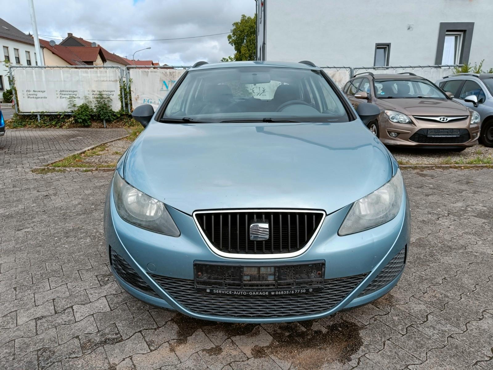 Seat Ibiza 2011 — rear view