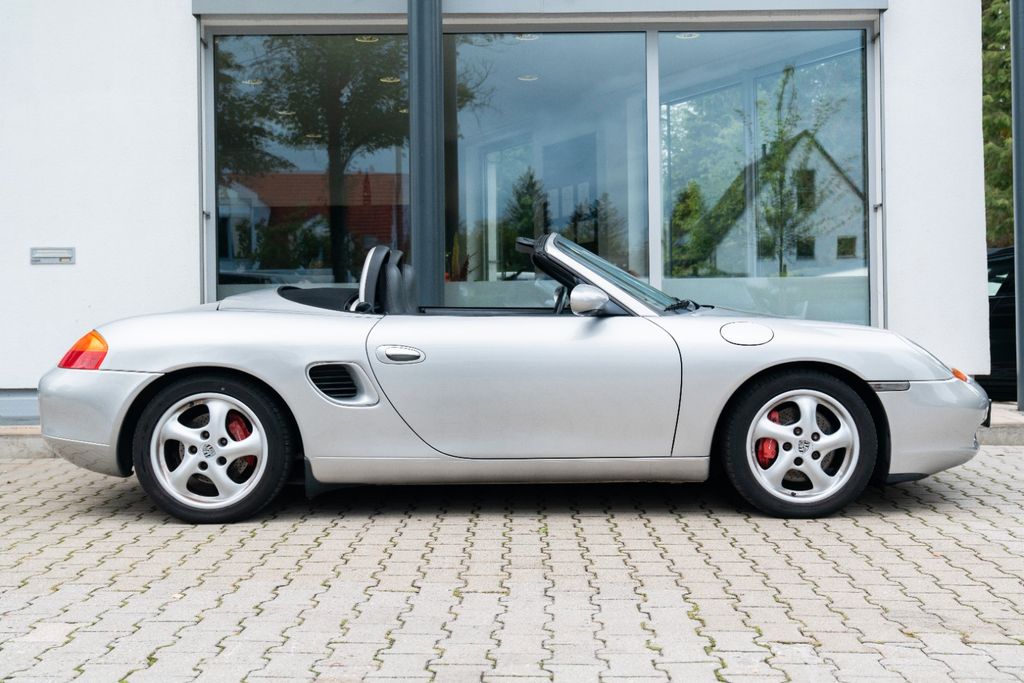 Porsche Boxster S/ SITZHEIZUNG/ CD/ HARMAN/ ALARM/ 18" Porsche Boxster S/ SITZHEIZUNG/ CD/ HARMAN/ ALARM/ 18"