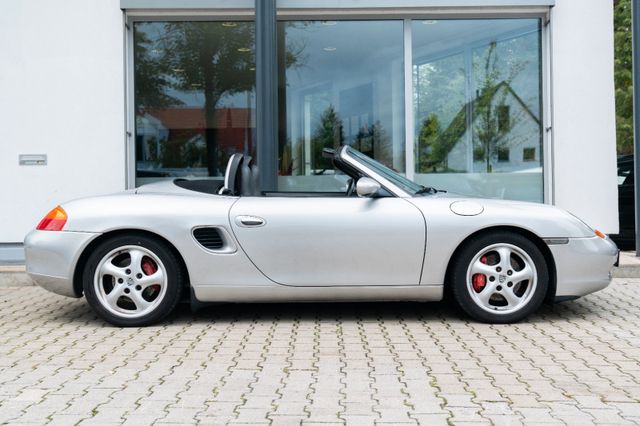 Porsche Boxster S/ SITZHEIZUNG/ CD/ HARMAN/ ALARM/ 18" Porsche Boxster S/ SITZHEIZUNG/ CD/ HARMAN/ ALARM/ 18"