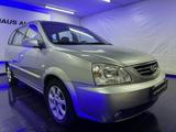 Kia Carens 2.0 CRDi EX PDC KLIMAAUTOMAT 4SEASON AHK - Kia Carens aus 2006