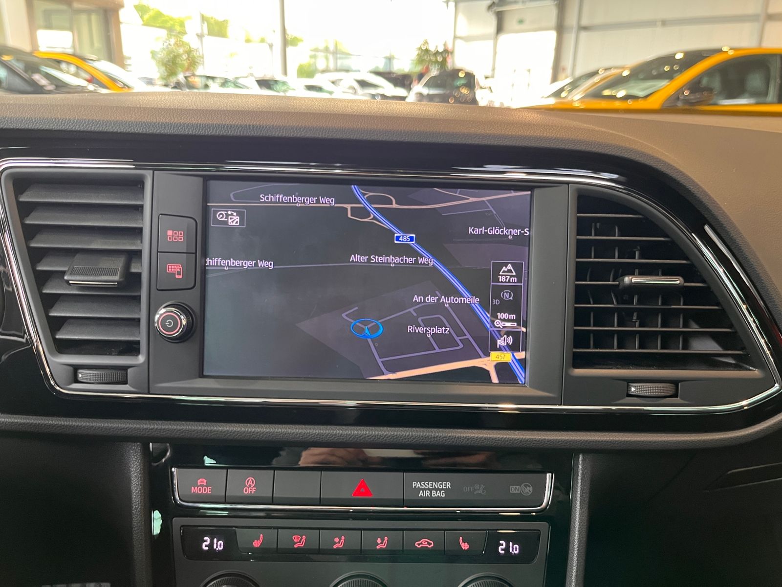 Fahrzeugabbildung SEAT Leon FR KLIMA LED NAVI ALU