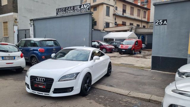 Audi TT Coupé 2.0 TFSI - S Line interno ed ester