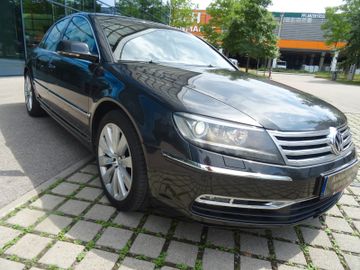 Volkswagen Phaeton - 2