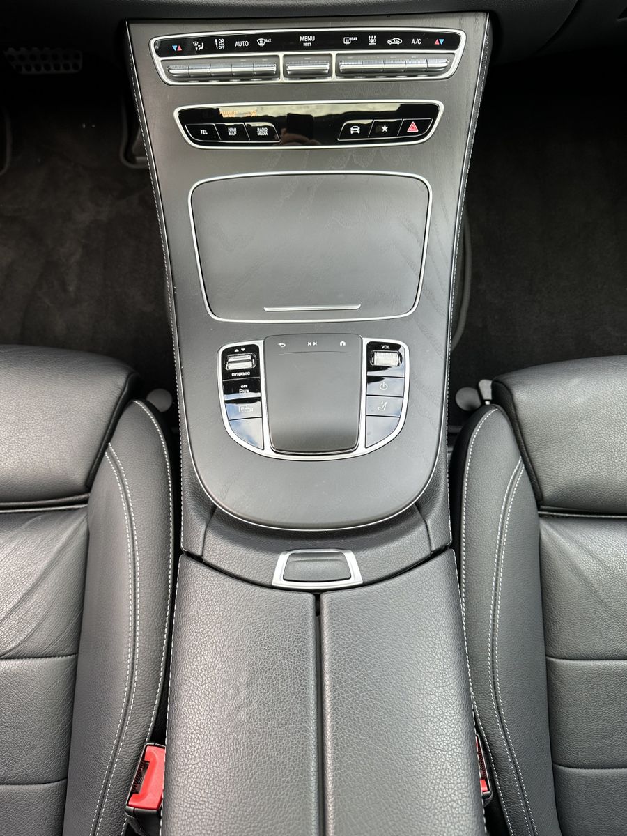 Fahrzeugabbildung Mercedes-Benz E 300de T 4Matic AMG-Line NAV+LED+AHK+PANO+360°