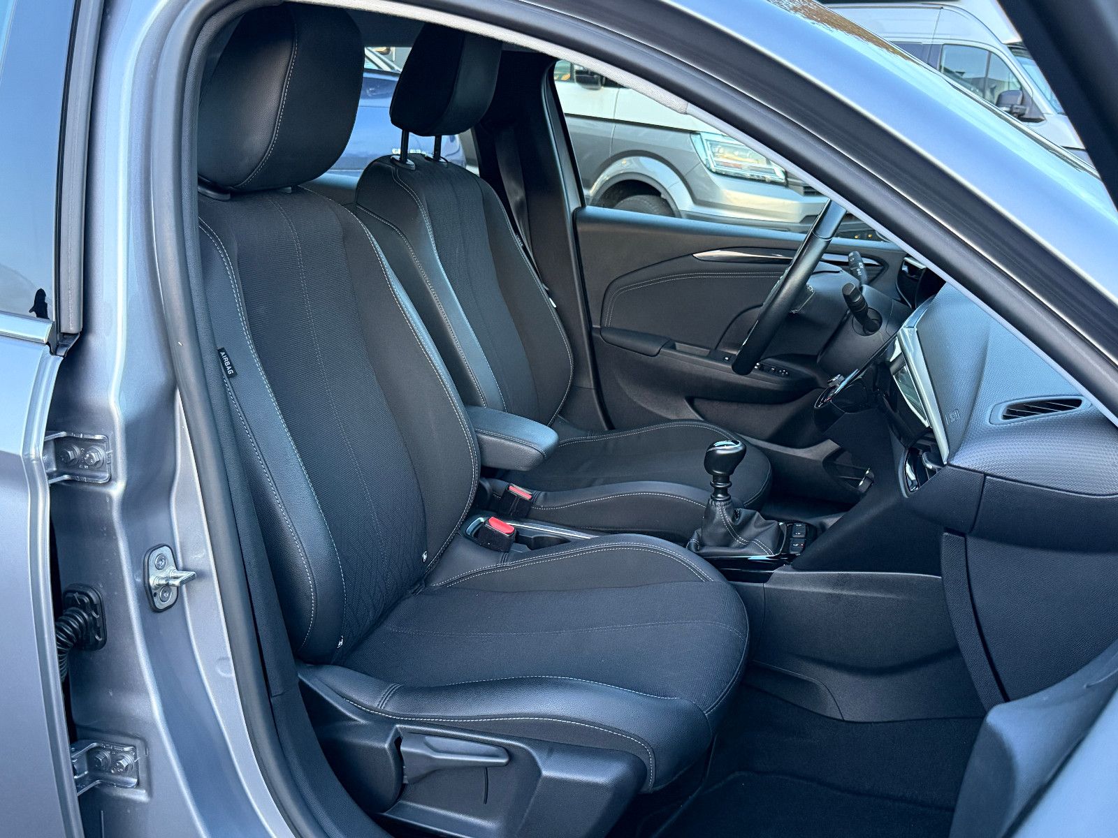 Fahrzeugabbildung Opel Corsa F 1.5 D Elegance GRA LED Navi PDC Kamera