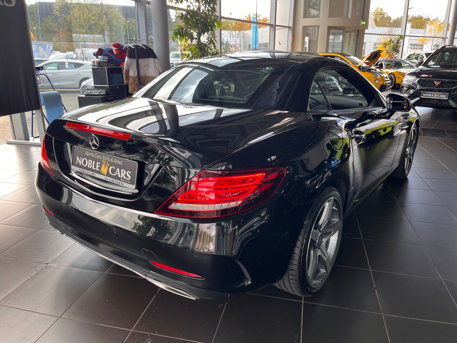 Fahrzeugabbildung Mercedes-Benz SLC 300 AMG-LINE KLIMA LED NAVI ALU AIRSCRAF