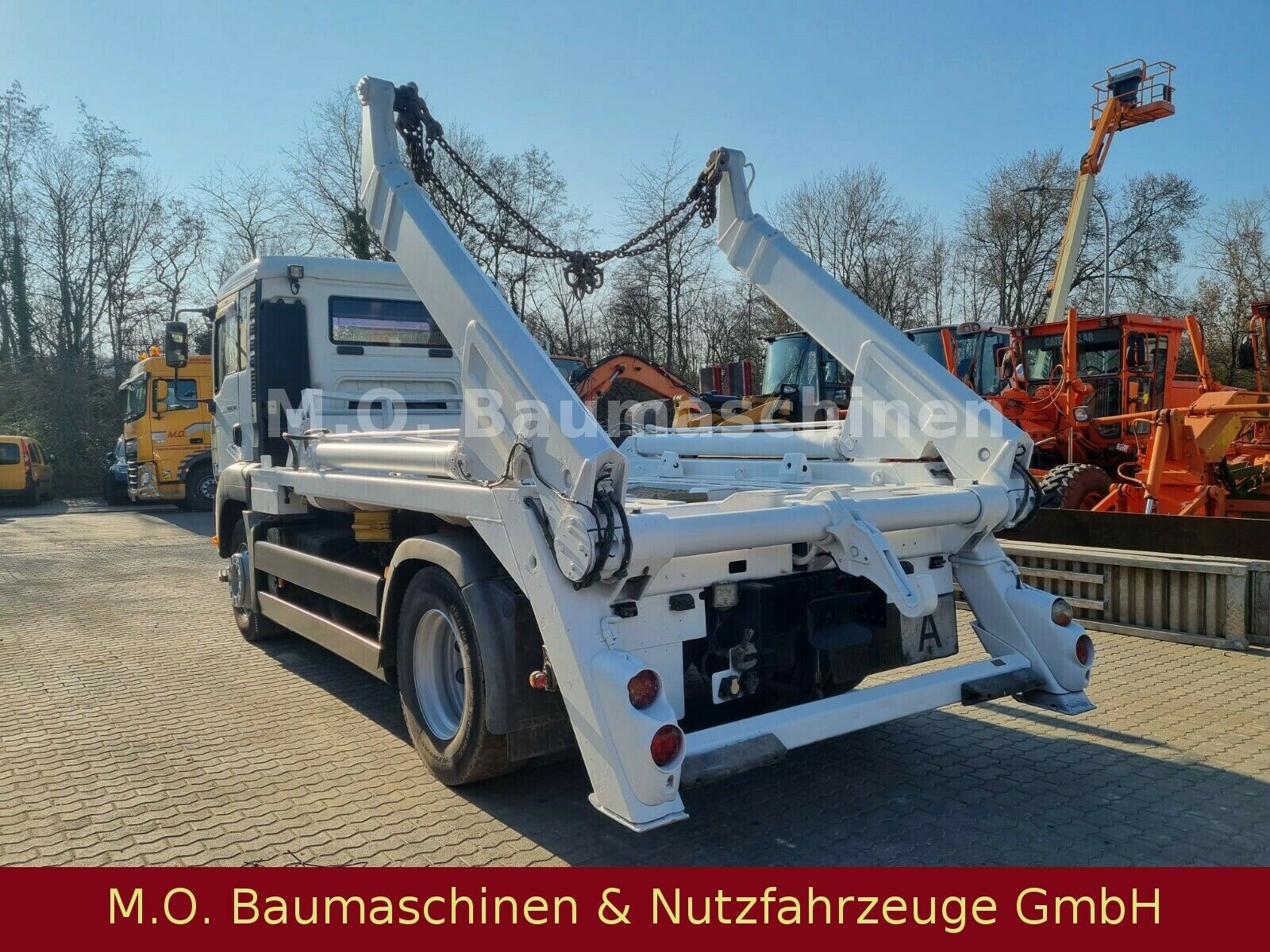 Fahrzeugabbildung MAN TGA 18.400 BL  / 4x2 / AC / Euro 4 /