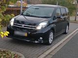 Toyota Isis Platana JDM/RHD - Toyota Avensis Verso Gebrauchtwagen