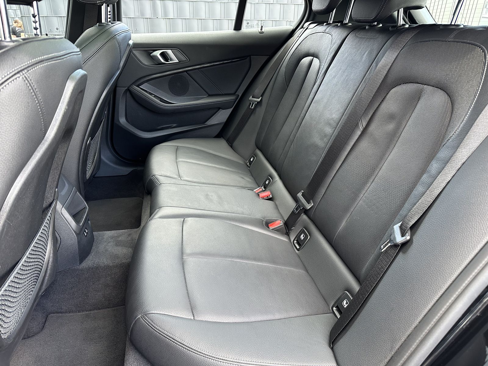 Fahrzeugabbildung BMW 120i M-Sport 5-Türer NAV+LED+AHK+PANO+HIFI+18ZO