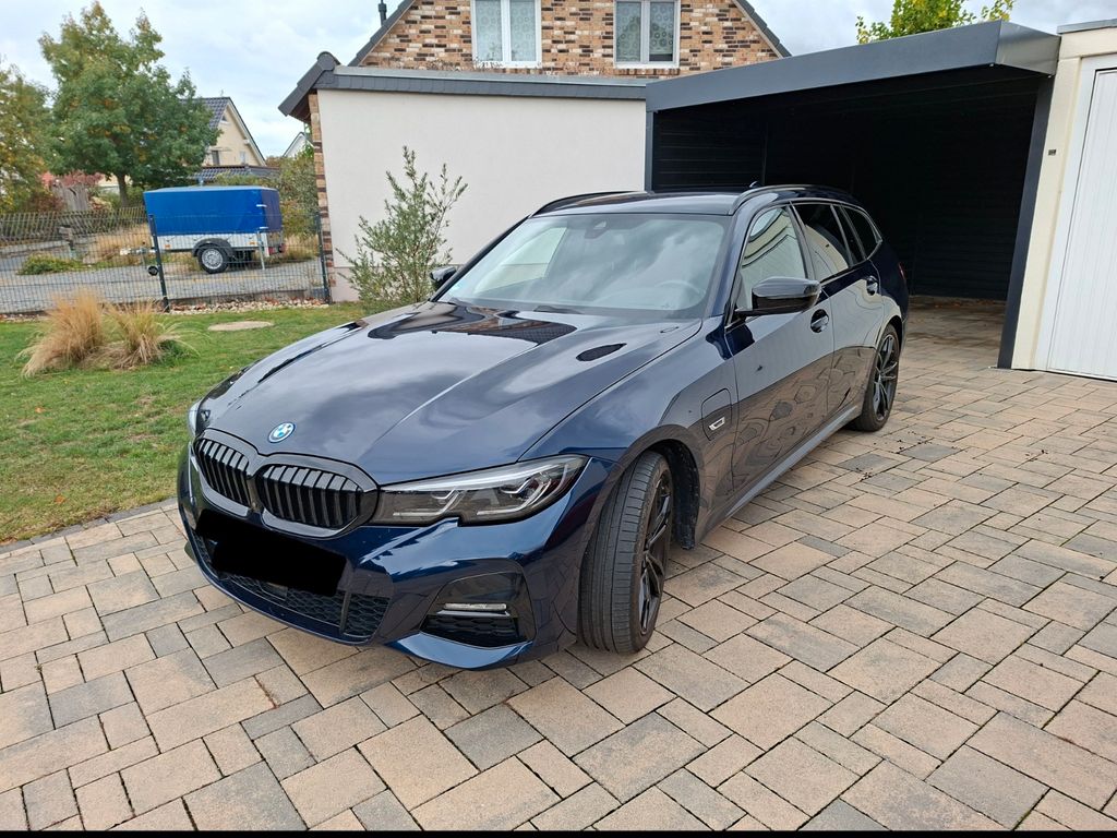 Image of BMW 330