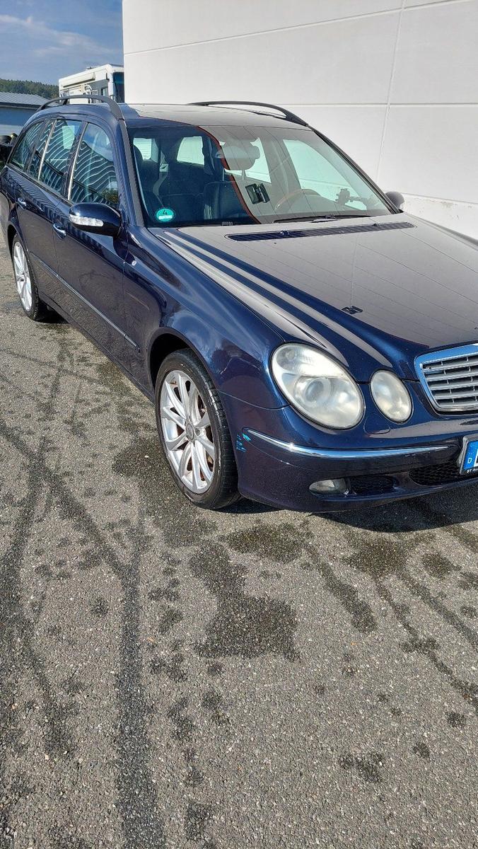 Mercedes-Benz E500 2005 — photo 8