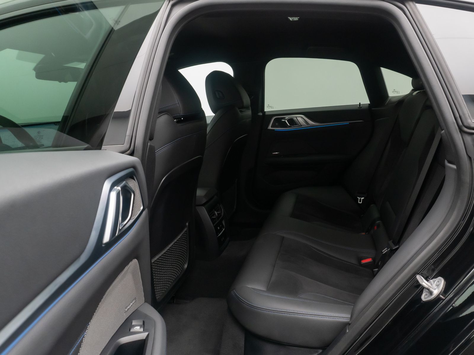 Fahrzeugabbildung BMW i4 eD40 Gran Coupe M Sport Alarm DAB H/K 18Zoll