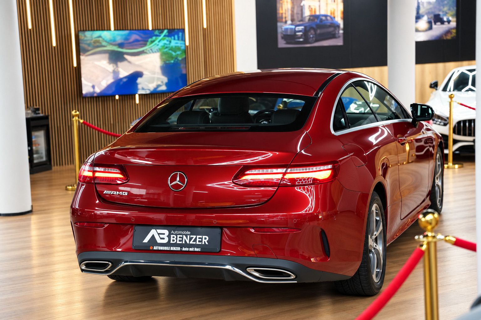 Fahrzeugabbildung Mercedes-Benz E E 300 Coupe *AMG-Line*Ambiente*360°KAM*Memory