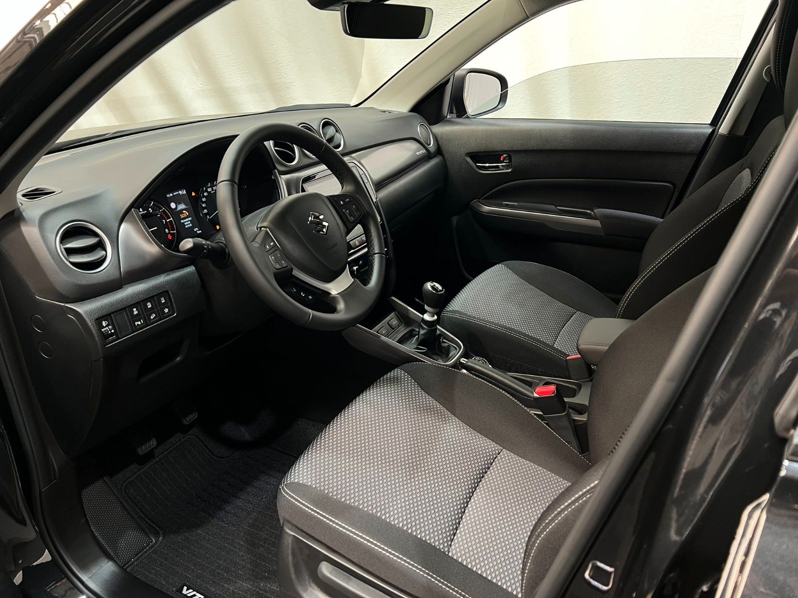 Fahrzeugabbildung Suzuki Vitara 1.4 Mild-Hybrid Comfort 4x4 -