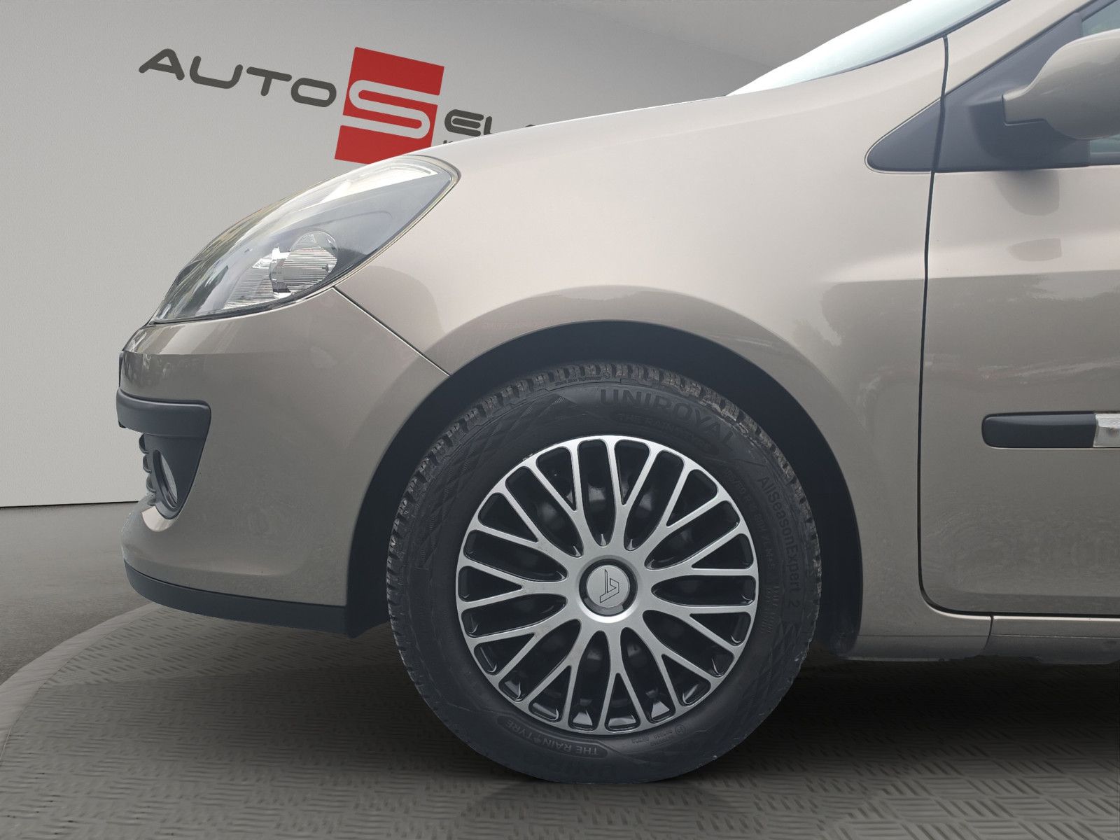 Fahrzeugabbildung Renault Clio Grandtour Edition Dynamique Tüv Service Neu