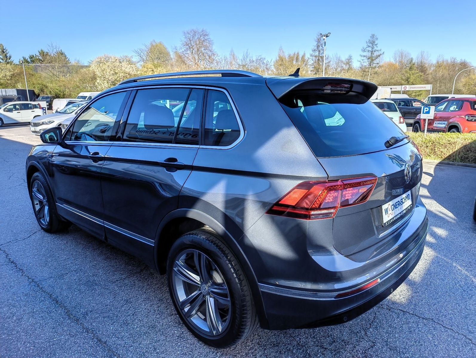 Fahrzeugabbildung Volkswagen Tiguan Highline 2.0 TDI (190 PS) 4Motion DSG