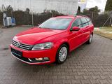 Volkswagen Passat 2,0 TDI*Automatik*Navi*AHK*Scheckheft!! - Volkswagen Passat aus 2011: TDI
