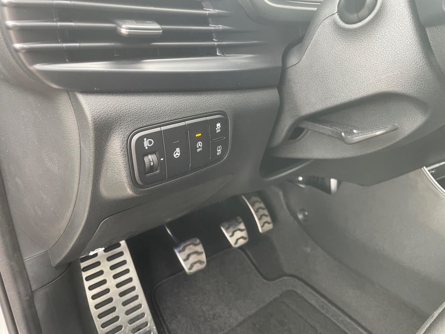Fahrzeugabbildung Hyundai BAYON 1.0 T Connect & Go  Navigation Allwetter
