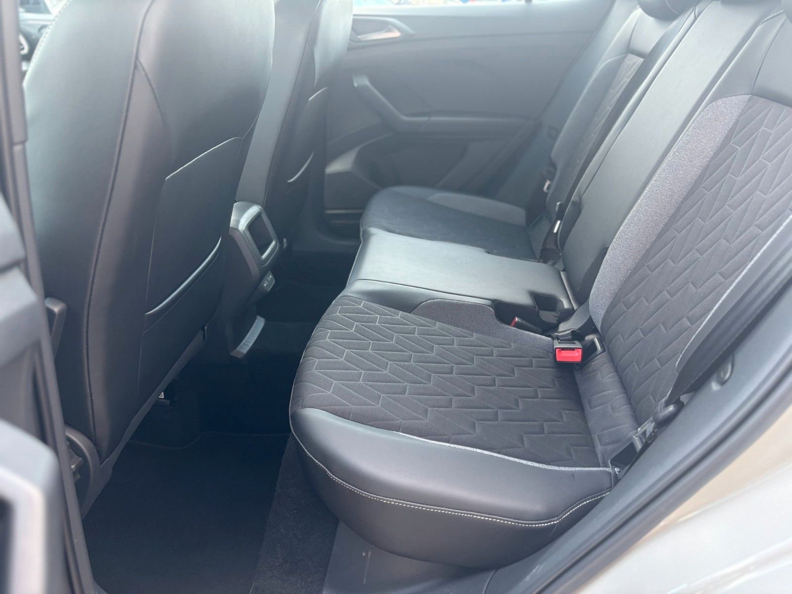 Fahrzeugabbildung Volkswagen T-Cross 1.0 TSI 85 kW Goal